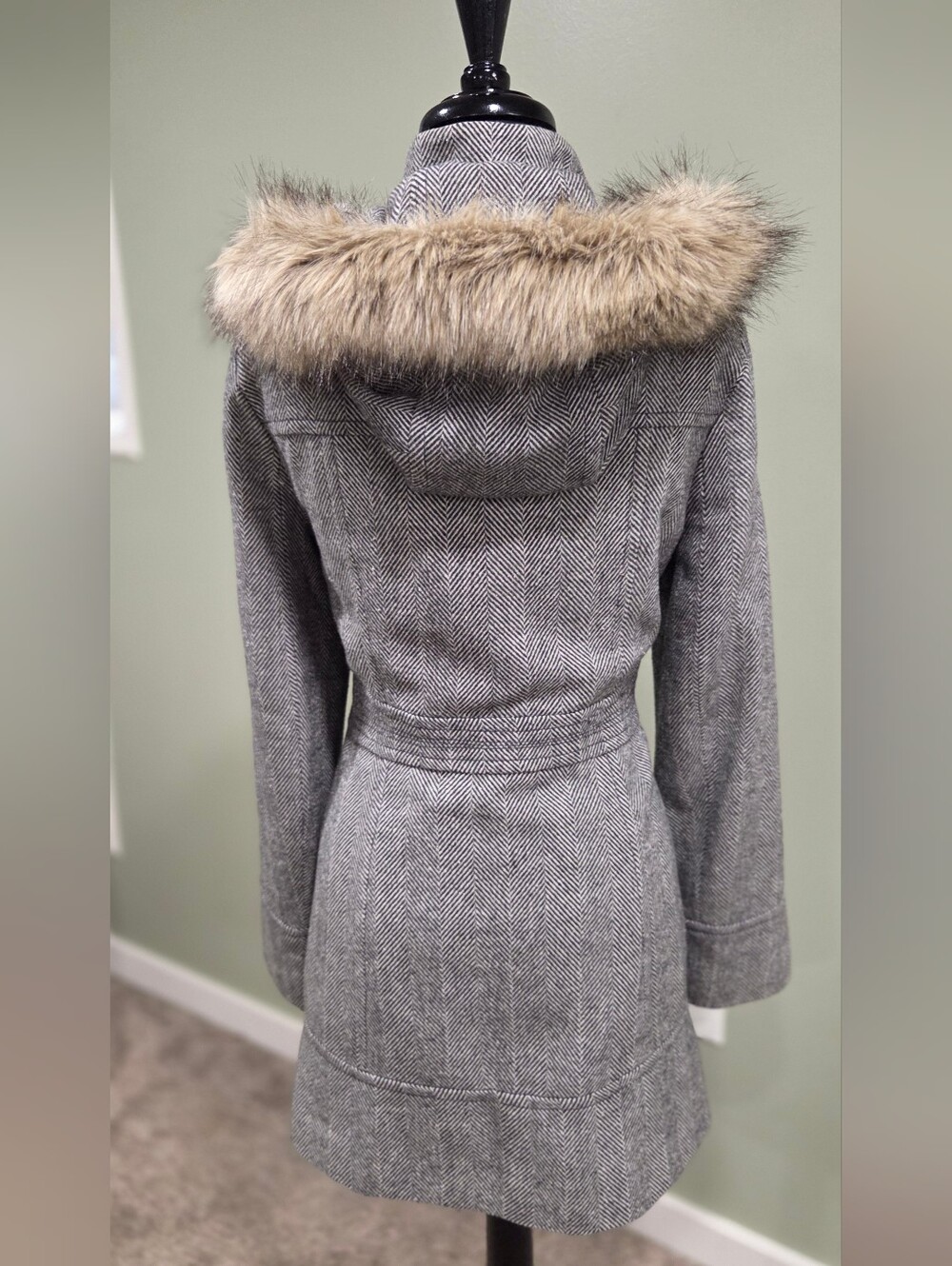 ESPRIT Womend Herringbone Wool-Blend Coat with Faux Fur Trim - Gray - Picture 3 of 7